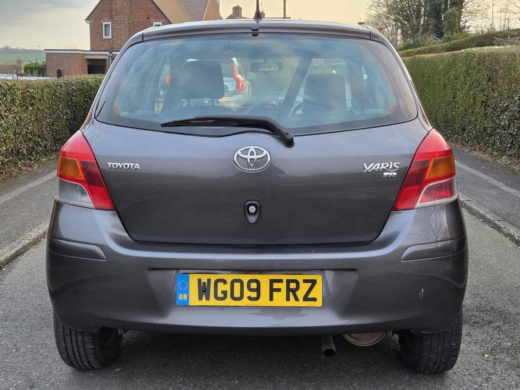 Toyota Yaris 1.33 Dual VVT-i TR Hatchback 5dr Petrol Manual Euro 4 (s/s) (101 ps)