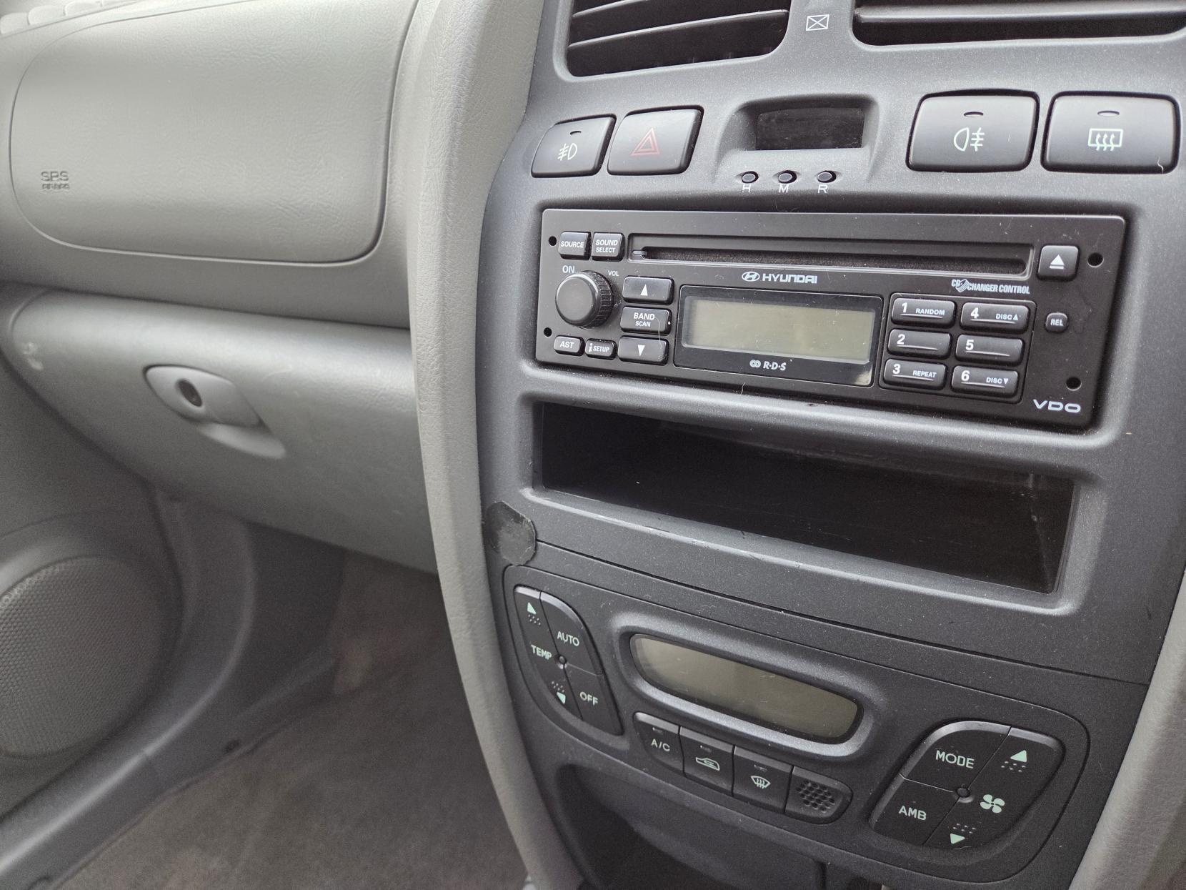 Hyundai Santa Fe 2.7 V6 CDX SUV 5dr Petrol Automatic (274 g/km, 168 bhp)